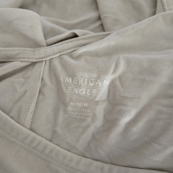 NWT AE Keyhole Back High Neck Tank Top - Picture 6 of 7